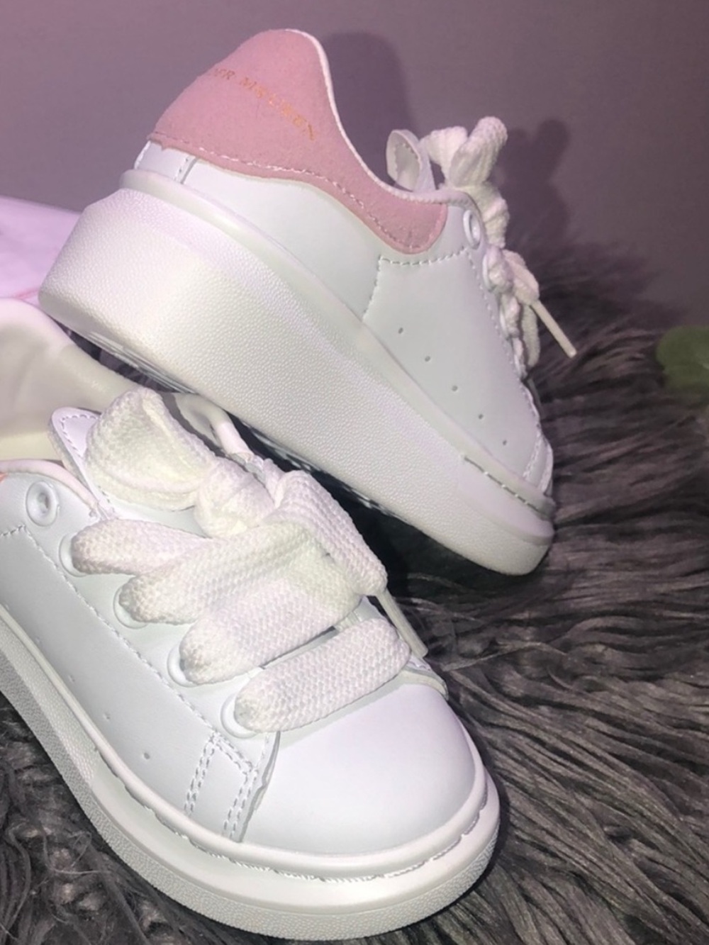Alexander McQueen Kids White Sneakers with Pink Heel Tab